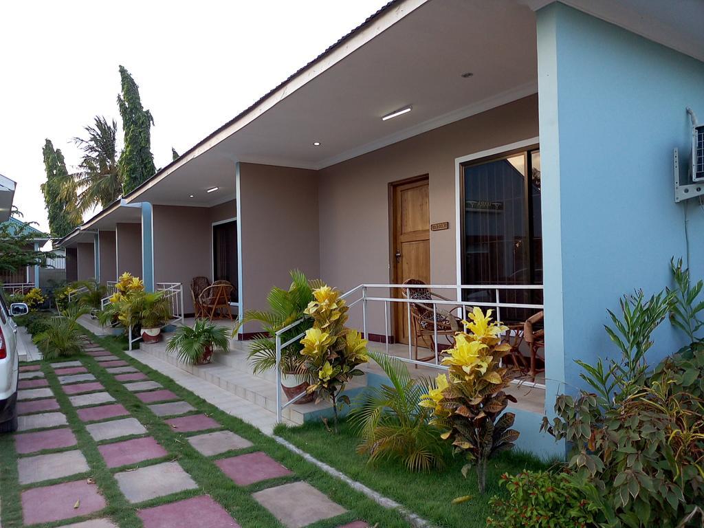 Mara Courtyard Lodge Dar es Salaam Exterior foto