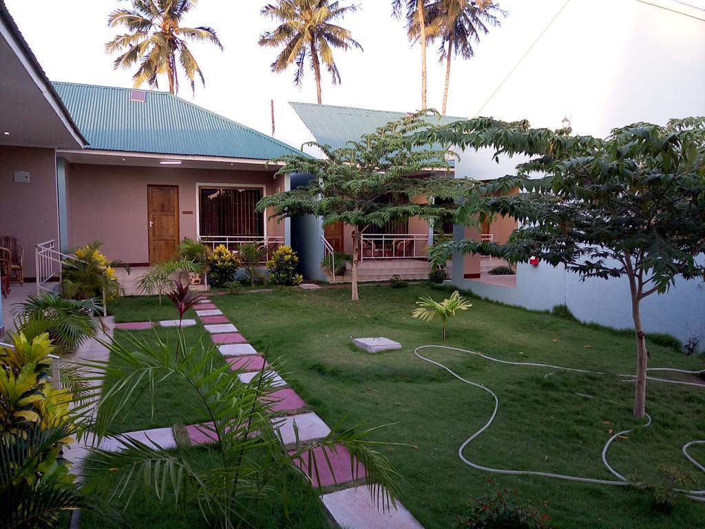 Mara Courtyard Lodge Dar es Salaam Exterior foto